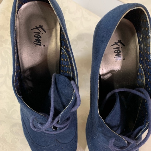 Fioni heels, blue, nice heel, nearly new, size 8.5 - Picture 4 of 7